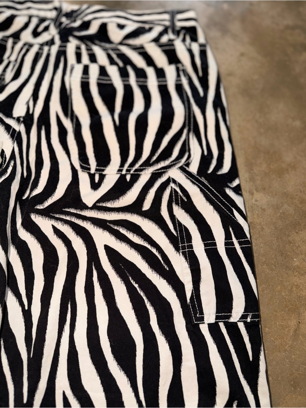 BDG Zebra Print Carpenter Utility Pants Wide Leg Black White 26 - Picture 3 of 13